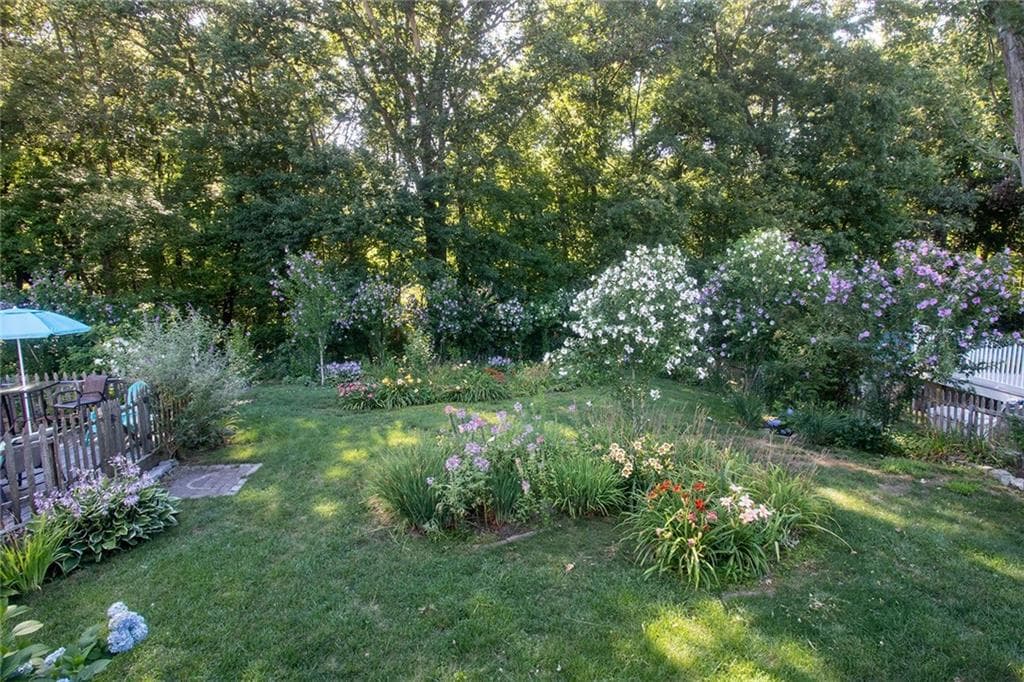 Single Family Residence at 122 Elton Circle, Cranston, photo 9 of 44