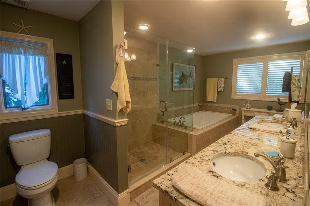 Single Family Residence at 122 Elton Circle, Cranston, photo 24 of 44