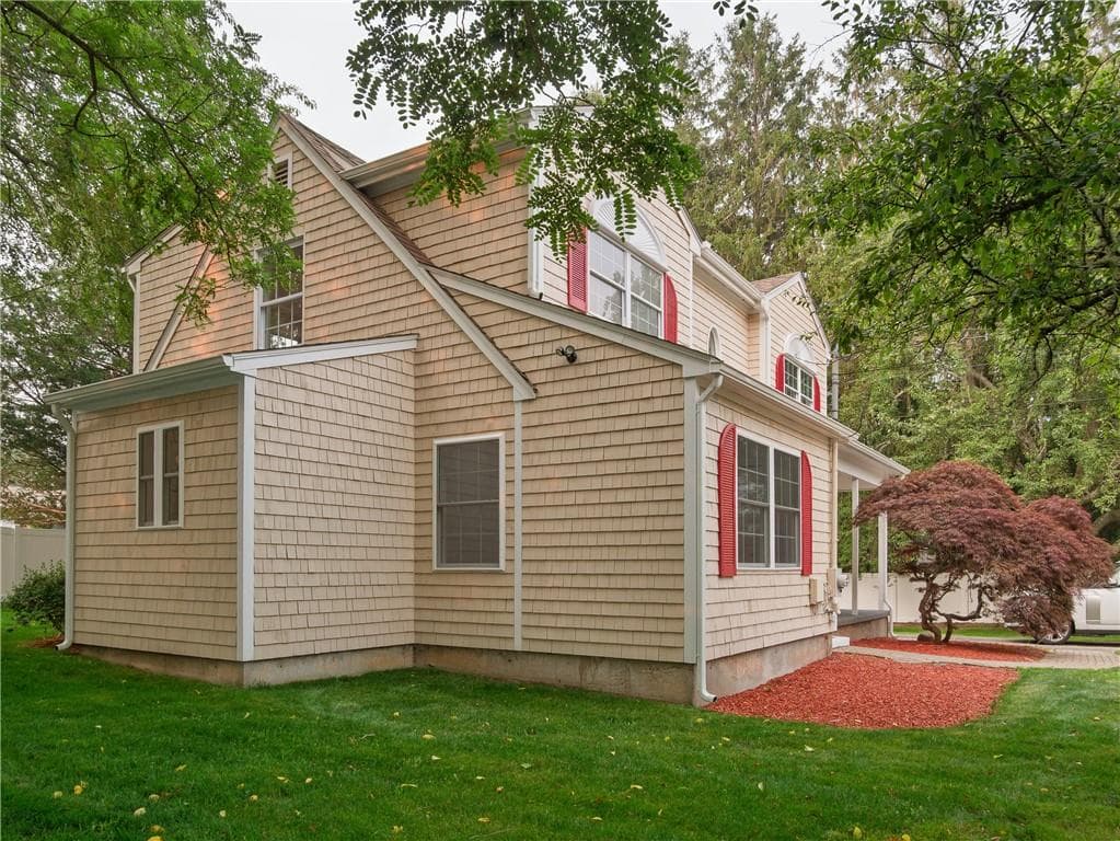 25 Pleasant Avenue photo 2