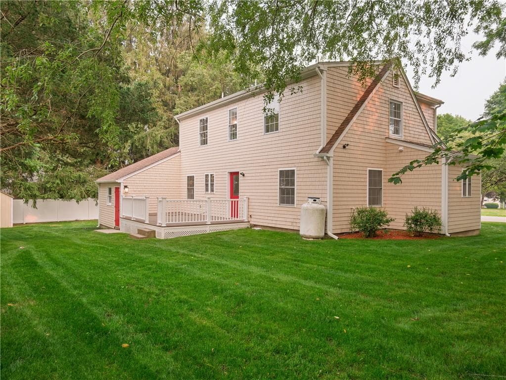 25 Pleasant Avenue photo 3