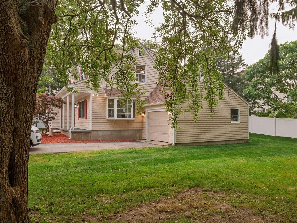 25 Pleasant Avenue photo 5
