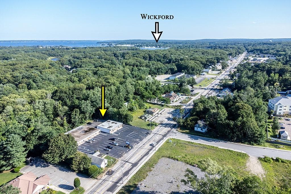 7440 7456 Post Road photo 6
