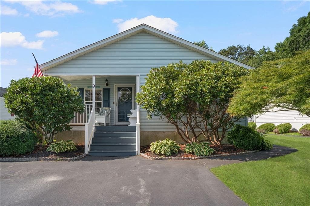 9 Mockingbird Lane