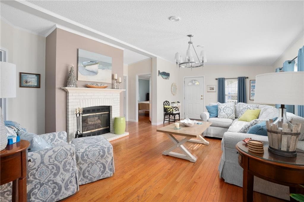 9 Mockingbird Lane photo 11