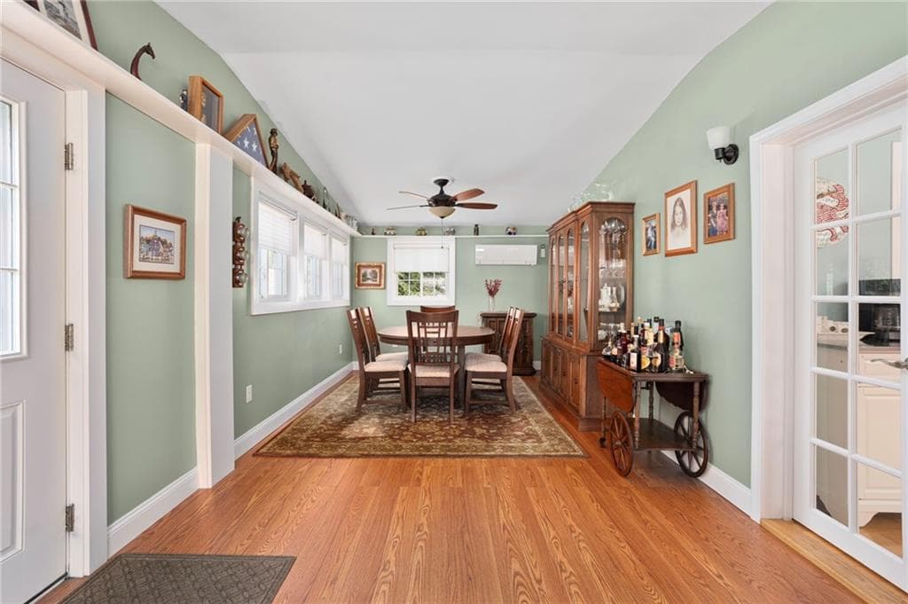 9 Mockingbird Lane photo 19