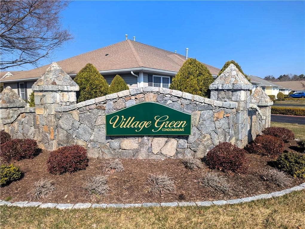 Condominium at 105 Village Green Circle, Coventry, photo 3 of 31