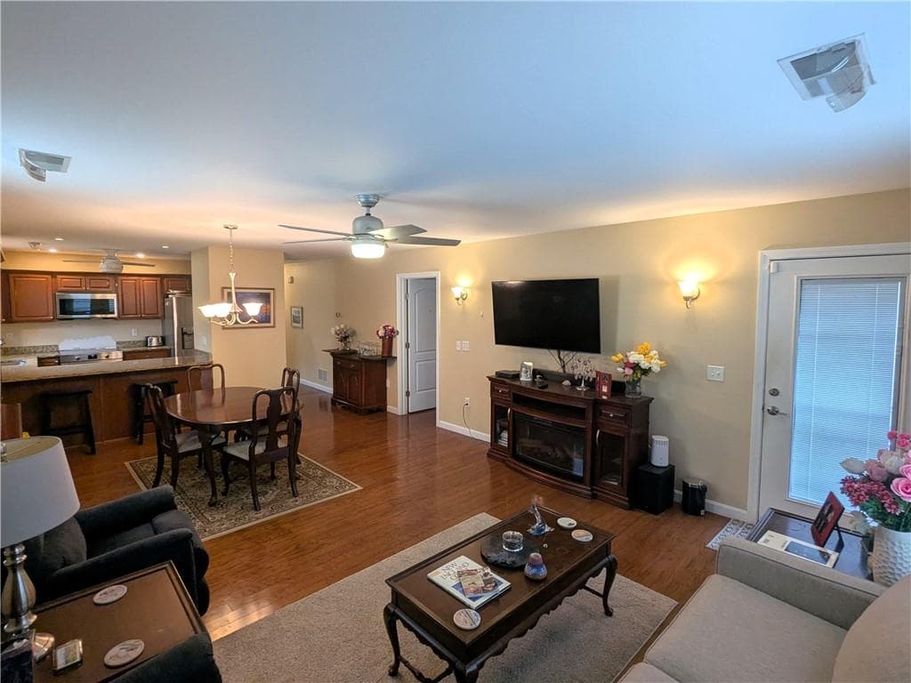 Condominium at 105 Village Green Circle, Coventry, photo 4 of 31