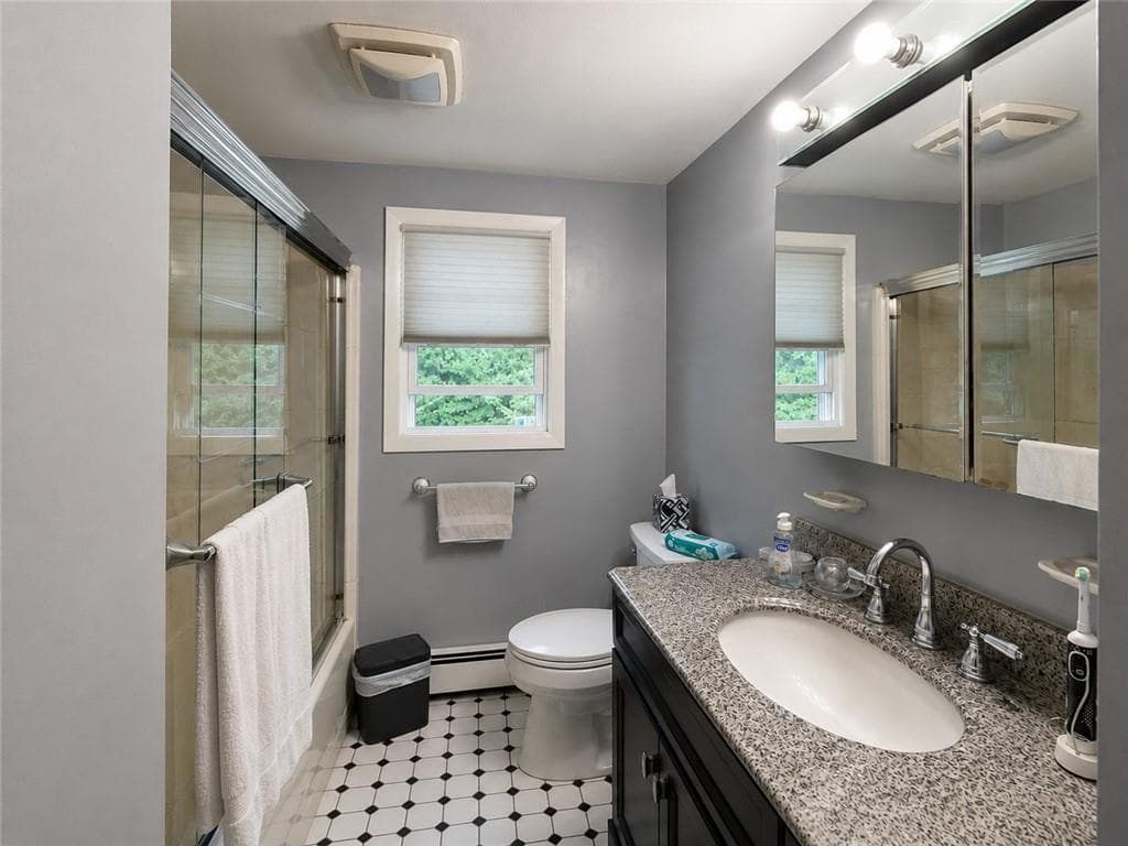 Single Family Residence at 123 Wampanoag Road, Warwick, photo 7 of 12