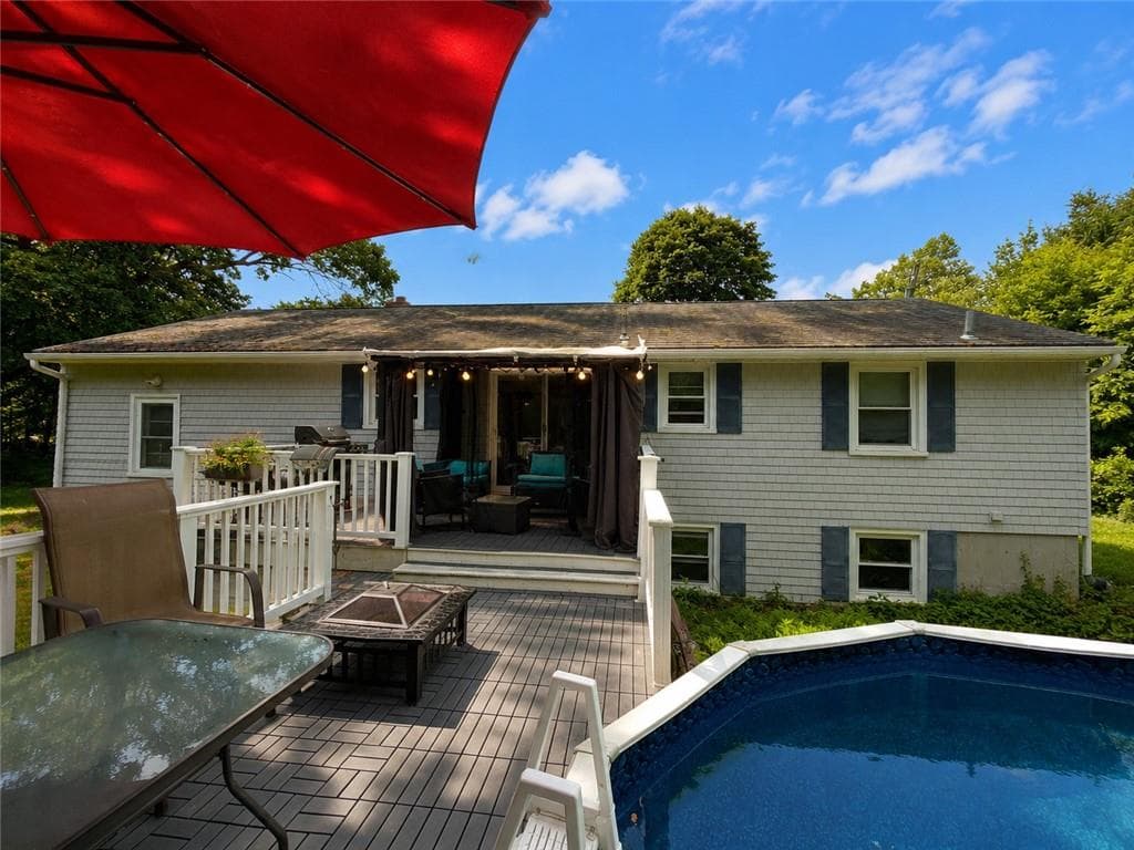 Single Family Residence at 123 Wampanoag Road, Warwick, photo 10 of 12