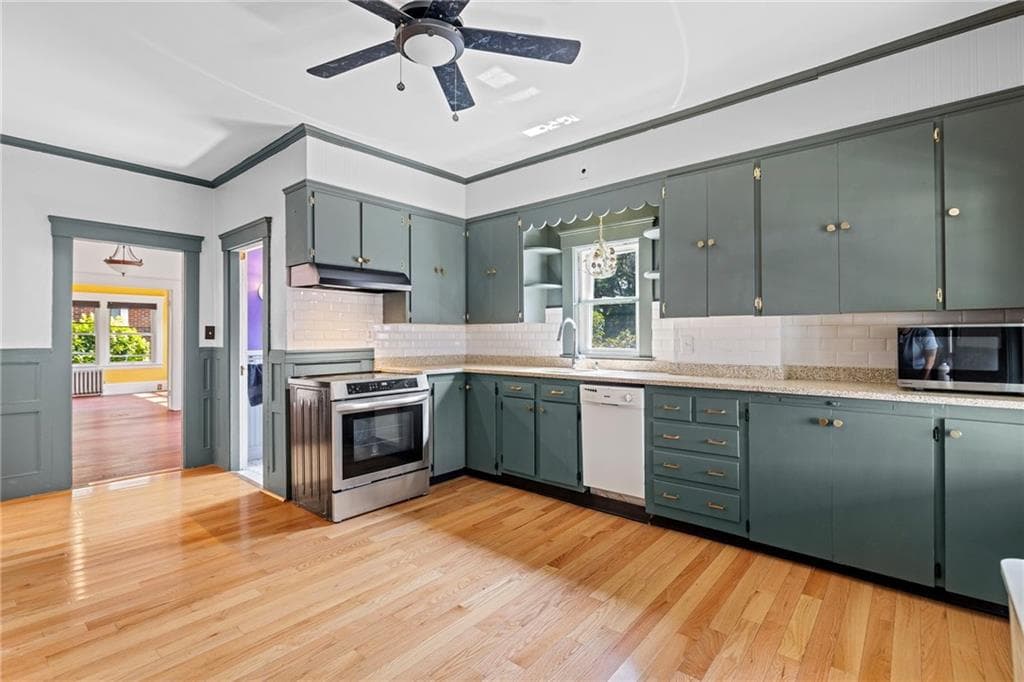 Single Family Residence at 544 Harris Avenue, Woonsocket, photo 13 of 38