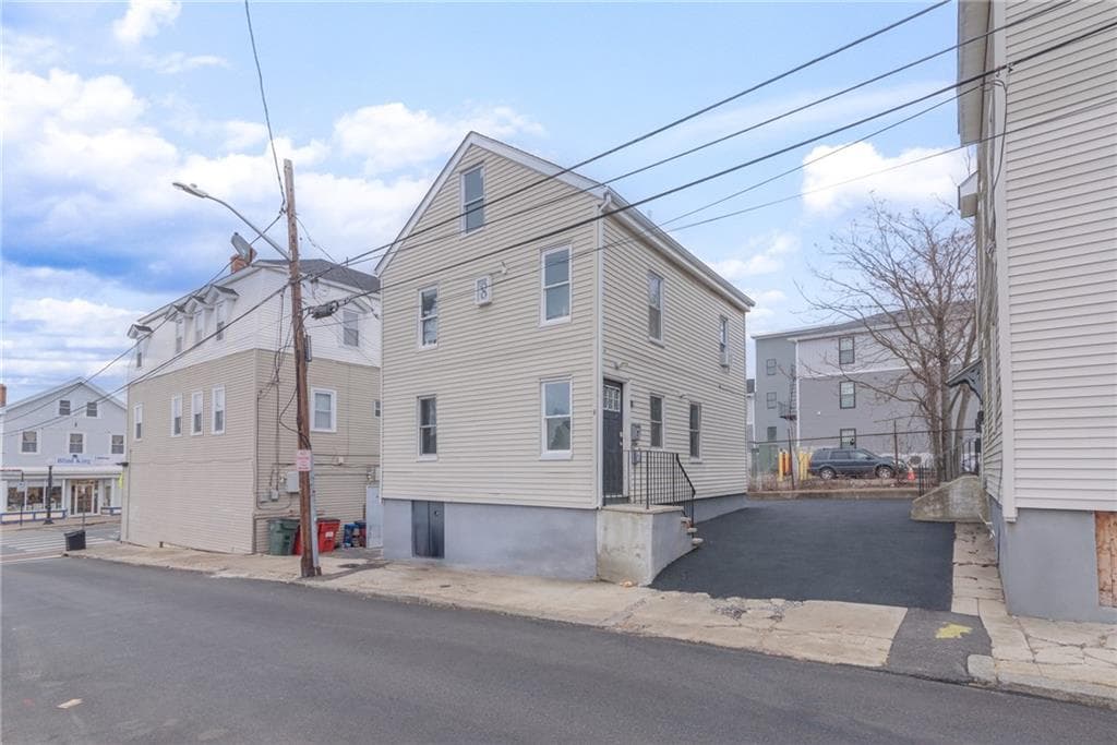 8 10 Marcello Street photo 2