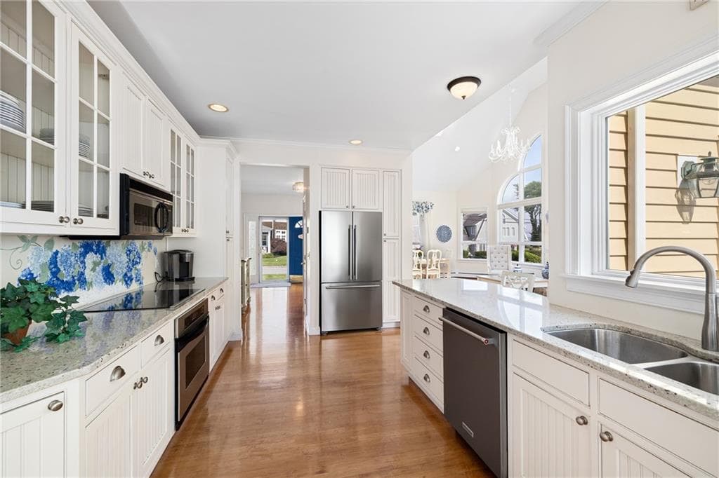 Single Family Residence at 139 Hemlock Avenue, Warwick, photo 12 of 50