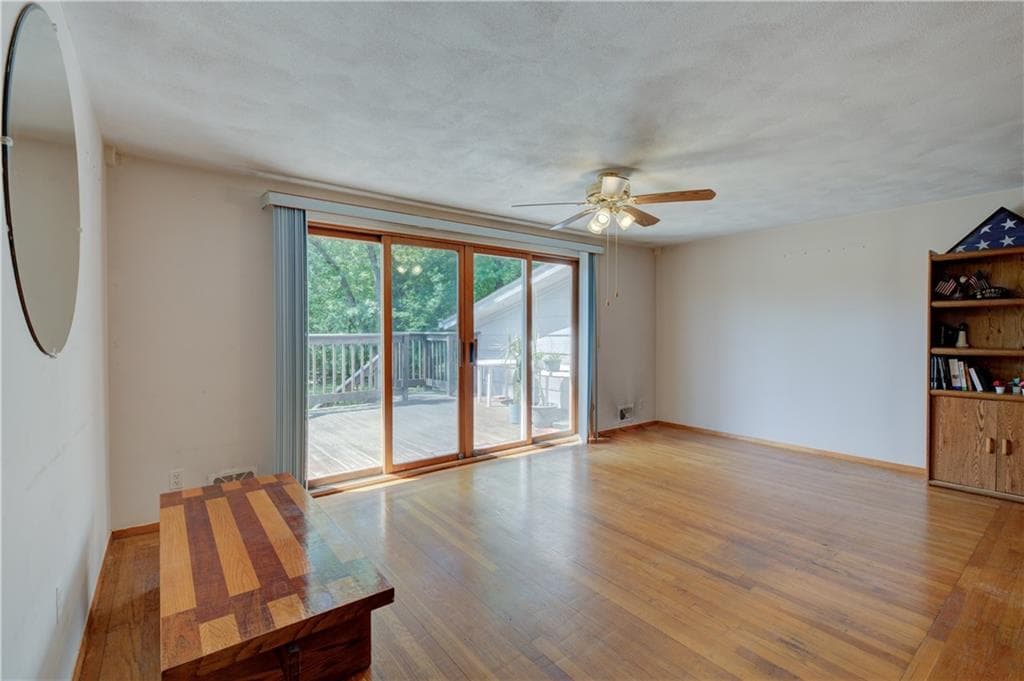 Single Family Residence at 16 Superior Street, Warwick, photo 9 of 35