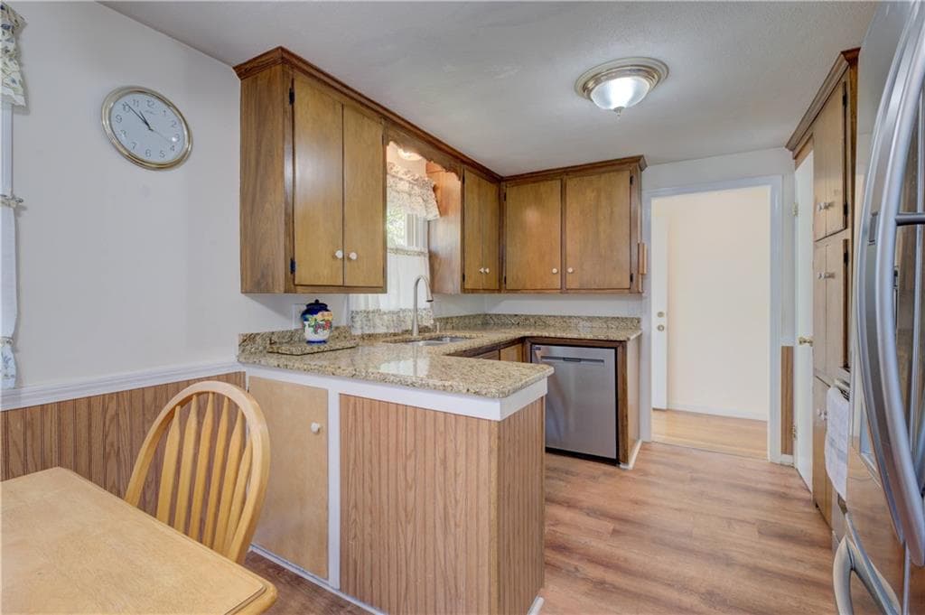 Single Family Residence at 16 Superior Street, Warwick, photo 11 of 35