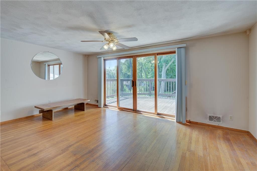 Single Family Residence at 16 Superior Street, Warwick, photo 8 of 35
