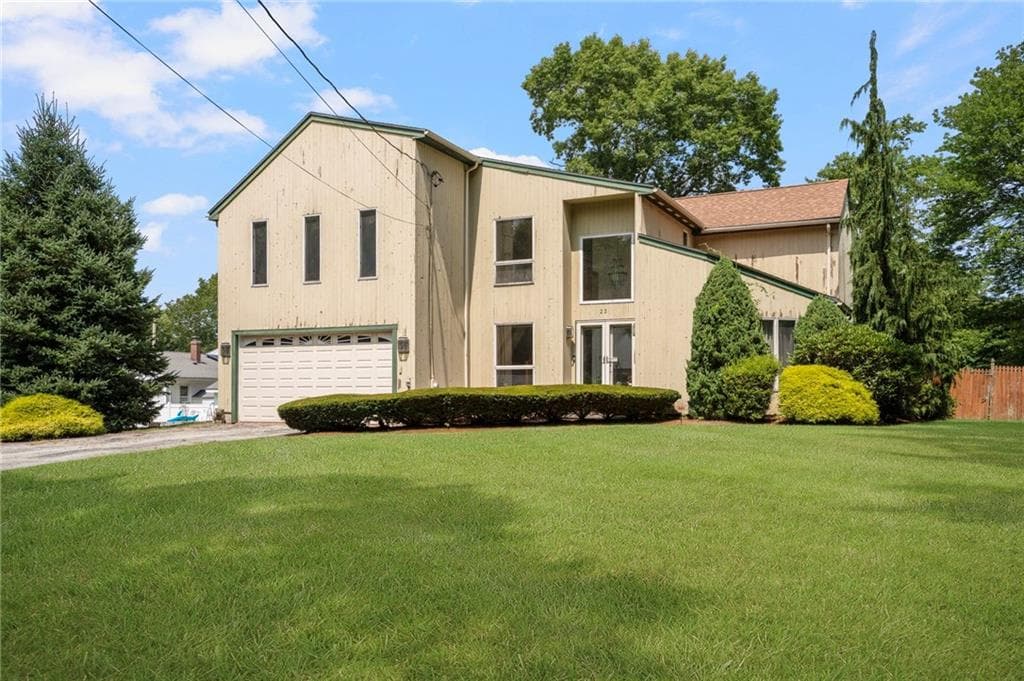 22 Golden View Drive