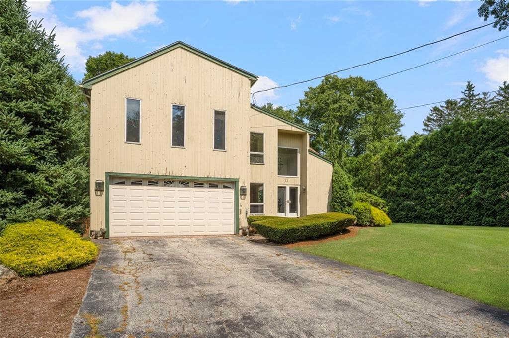 22 Golden View Drive photo 4