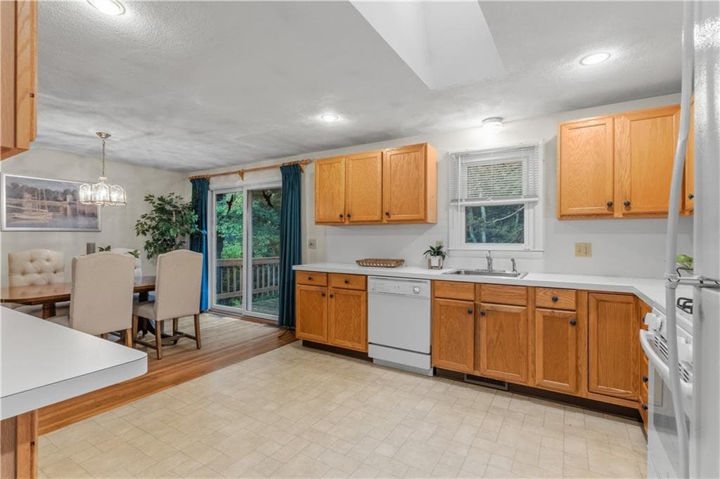 102 Windward Walk photo 18