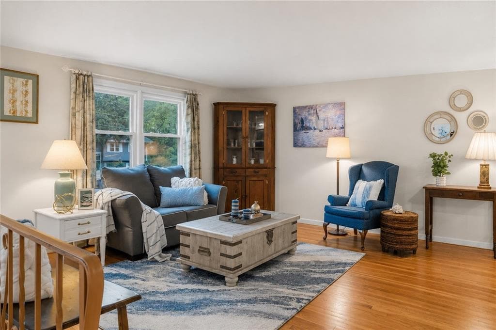 102 Windward Walk photo 8
