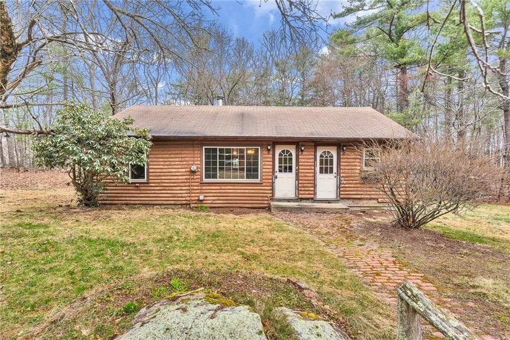 Single Family Residence at 119 Breakheart Hill Road, West Greenwich, photo 5 of 30