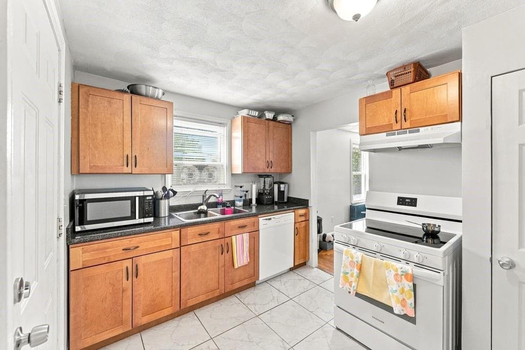 41 Rochambeau Avenue photo 35