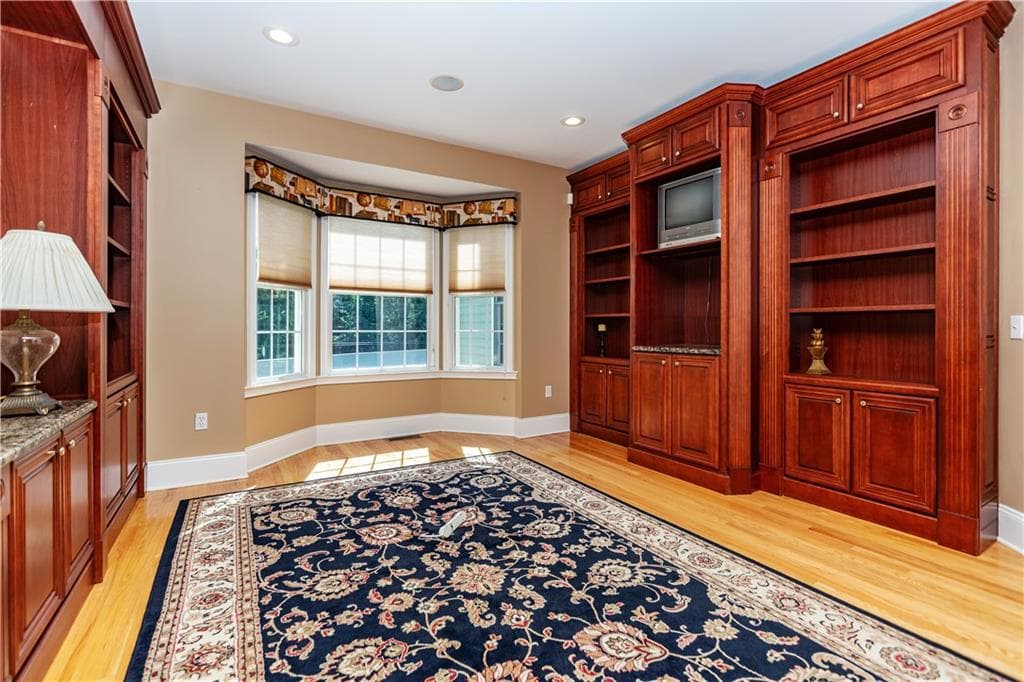 Single Family Residence at 5 Lenihan Lane, East Greenwich, photo 21 of 50