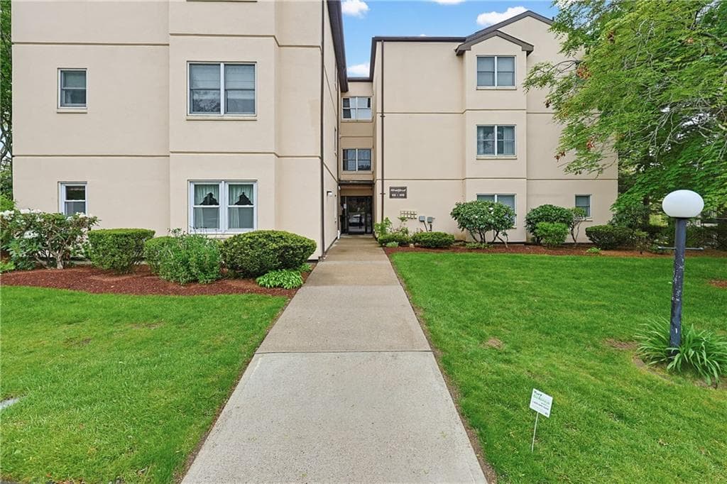 185 Manville Hill Road UNIT 106