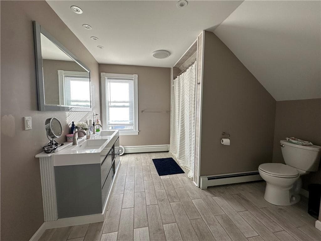 1289 Cranston Street photo 5
