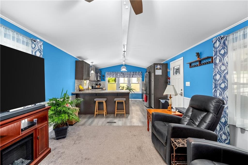464 #103 Gardiner Road photo 5