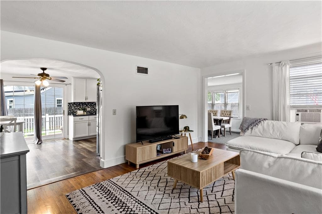 756 Metacom Avenue photo 3