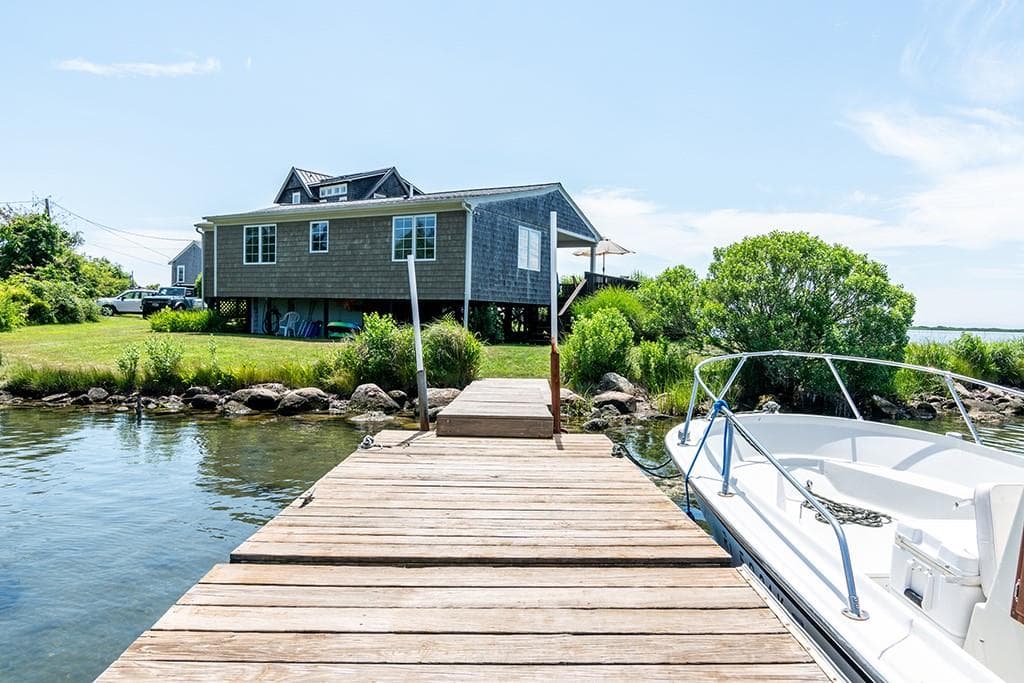 Single Family Residence at 65 Sheldon Point Road, South Kingstown, photo 6 of 33