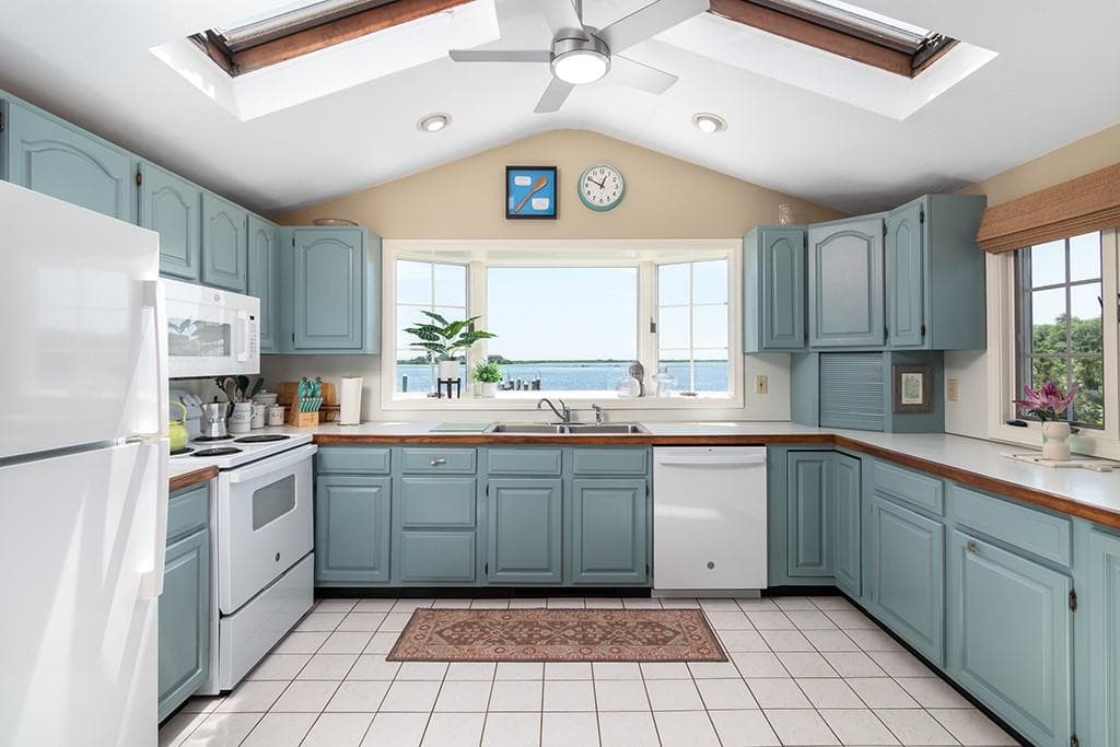 Single Family Residence at 65 Sheldon Point Road, South Kingstown, photo 14 of 33