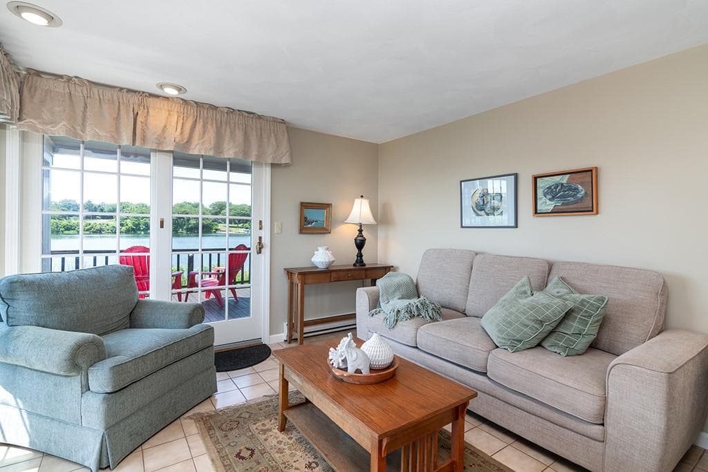 Single Family Residence at 65 Sheldon Point Road, South Kingstown, photo 18 of 33