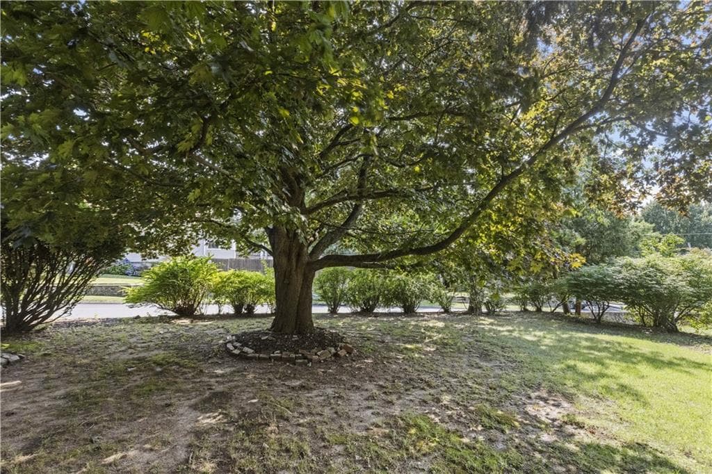 90 Hilltop Road photo 25
