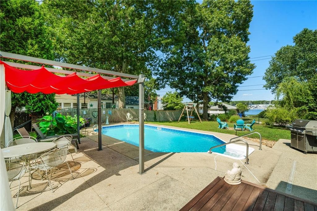 147 149 Riverside Drive photo 27