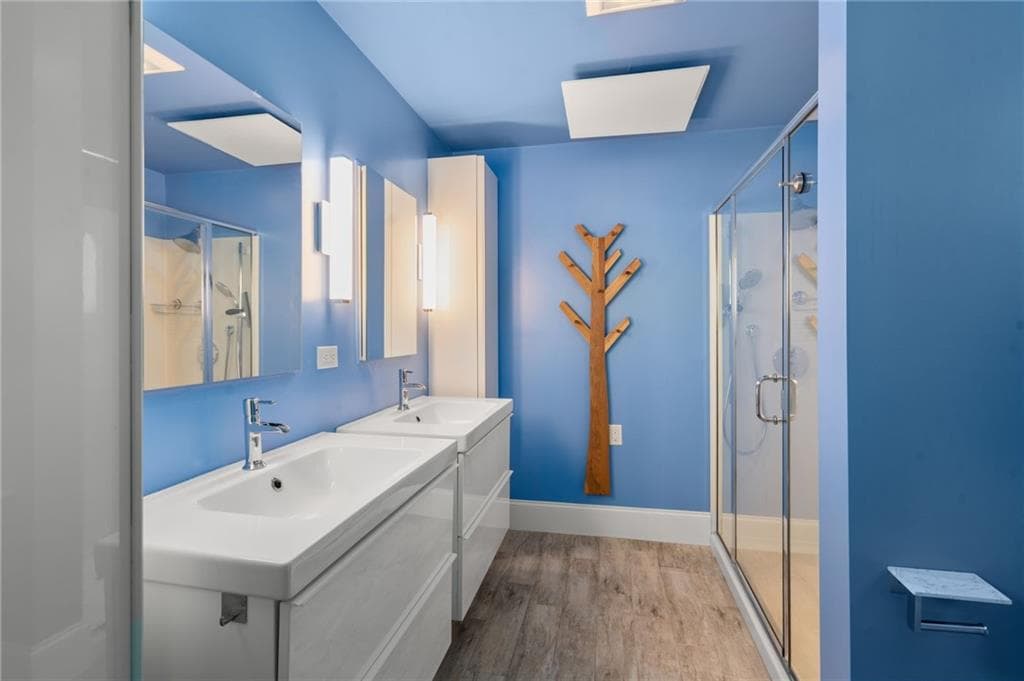 147 149 Riverside Drive photo 13