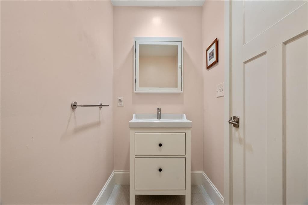 147 149 Riverside Drive photo 22
