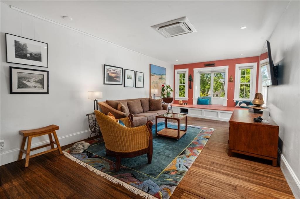 147 149 Riverside Drive photo 3