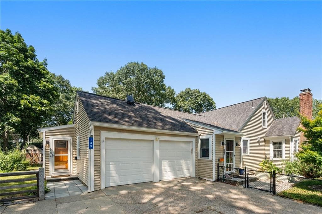 147 149 Riverside Drive photo 32