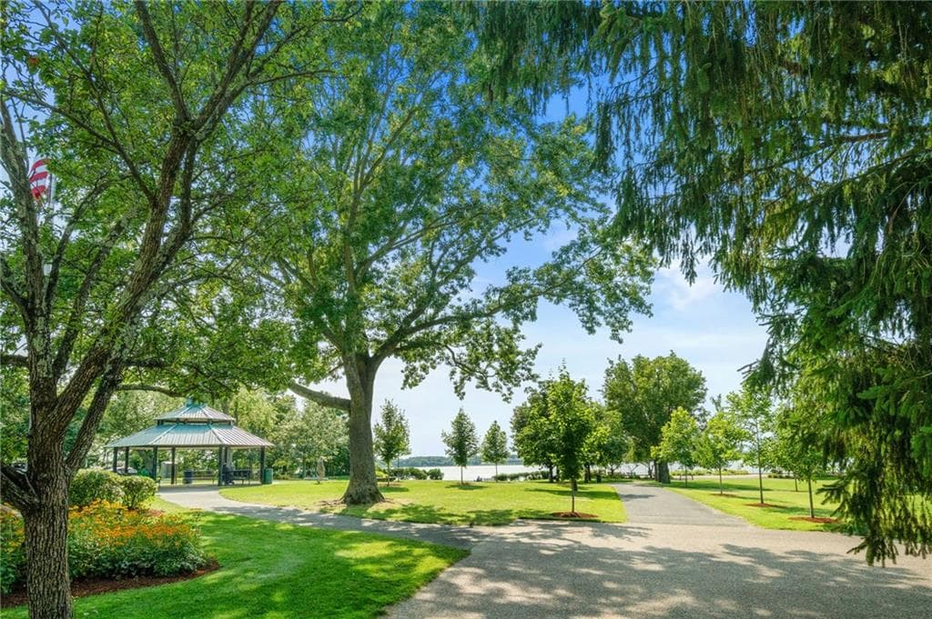 147 149 Riverside Drive photo 38