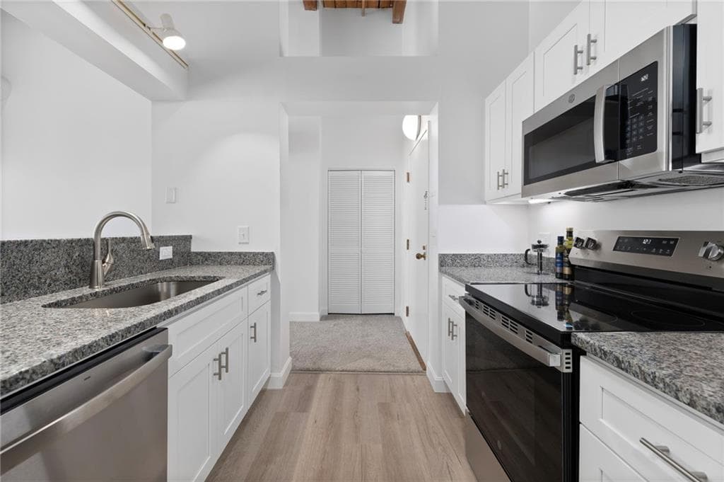 494 Woonasquatucket Avenue UNIT 206 photo 17