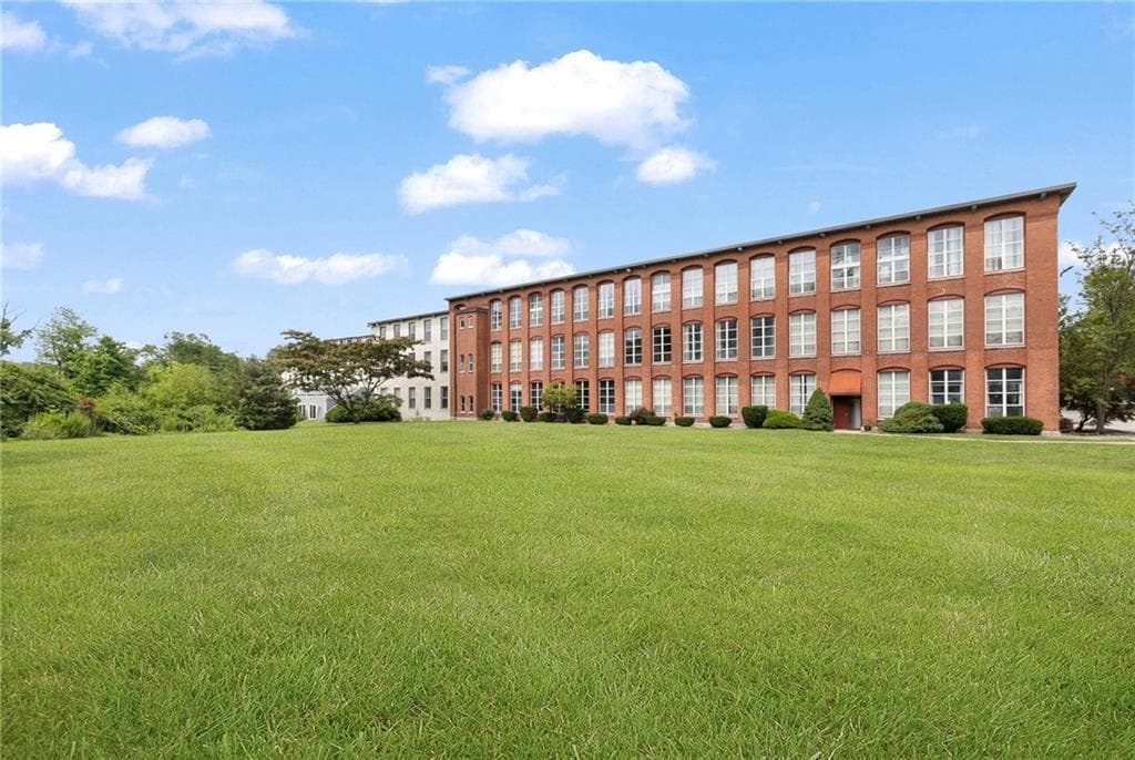 494 Woonasquatucket Avenue UNIT 206
