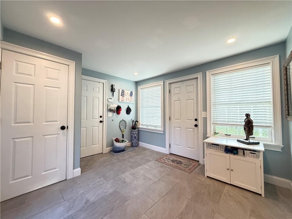 Single Family Residence at 11 Beech Tree Road, East Providence, photo 15 of 44