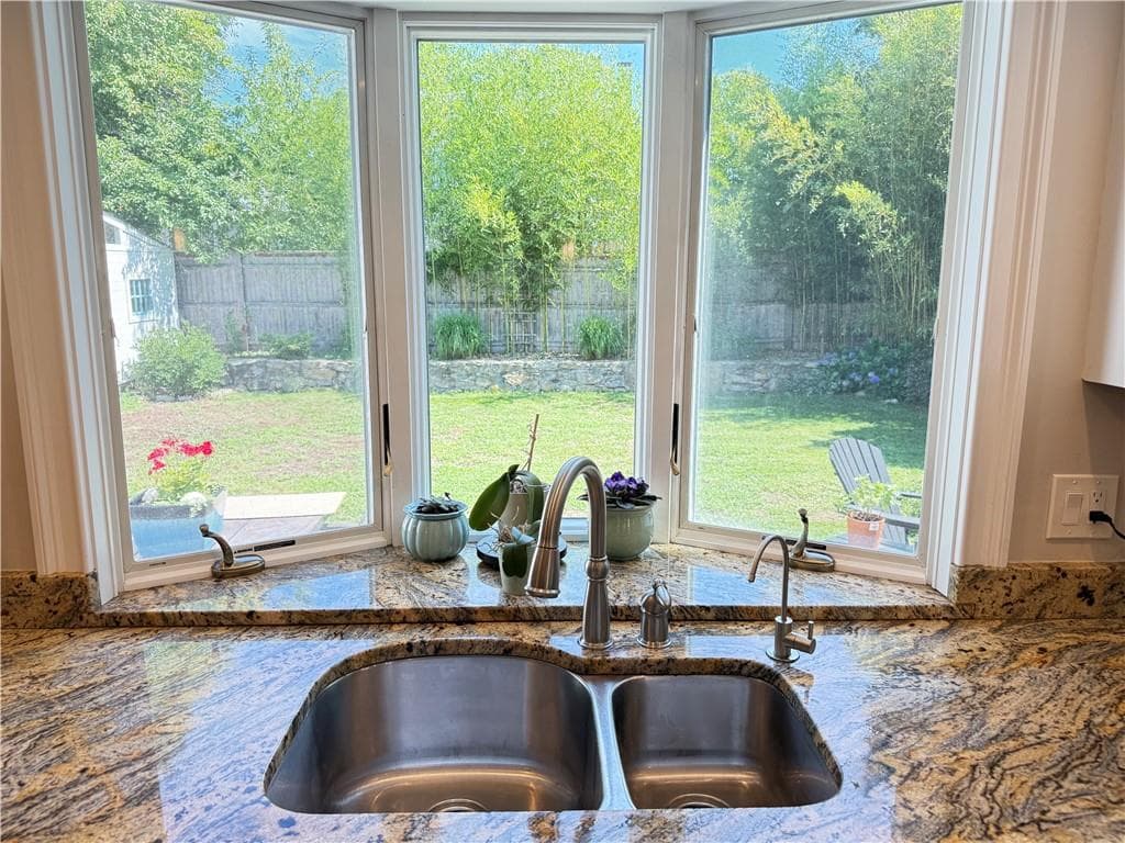 Single Family Residence at 11 Beech Tree Road, East Providence, photo 11 of 44