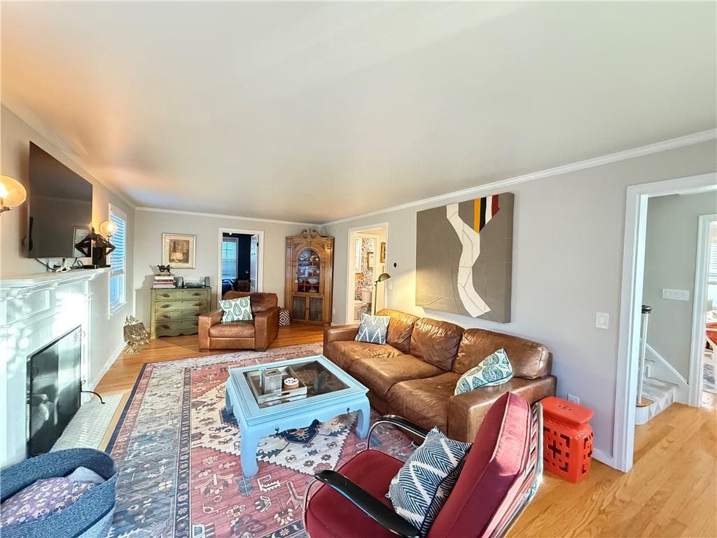 Single Family Residence at 11 Beech Tree Road, East Providence, photo 4 of 44