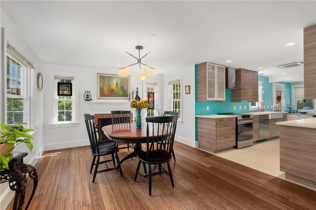 Single Family Residence at 147 149 Riverside Drive, East Providence, photo 6 of 40