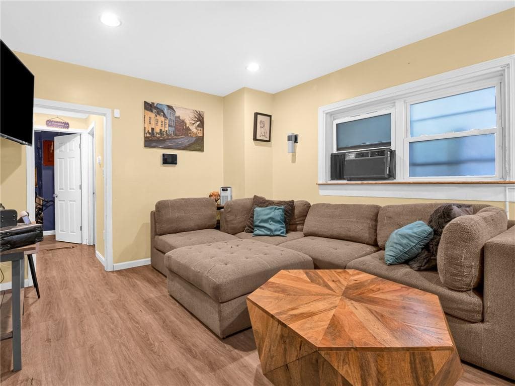 232 Transit Street photo 2