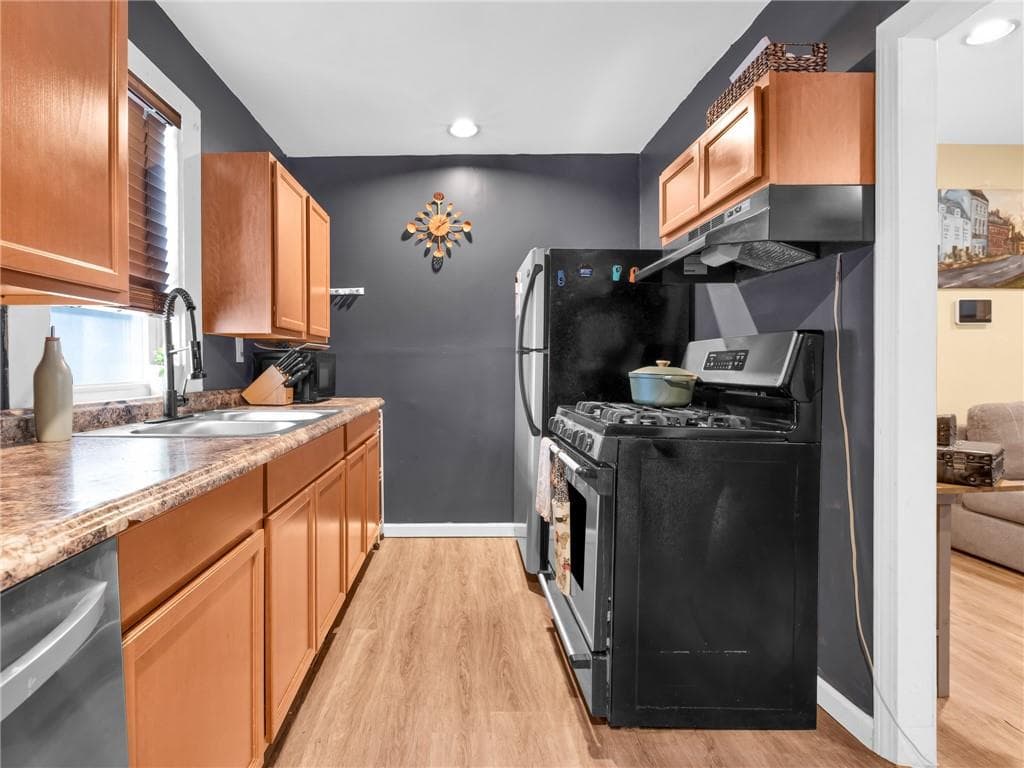 232 Transit Street photo 9