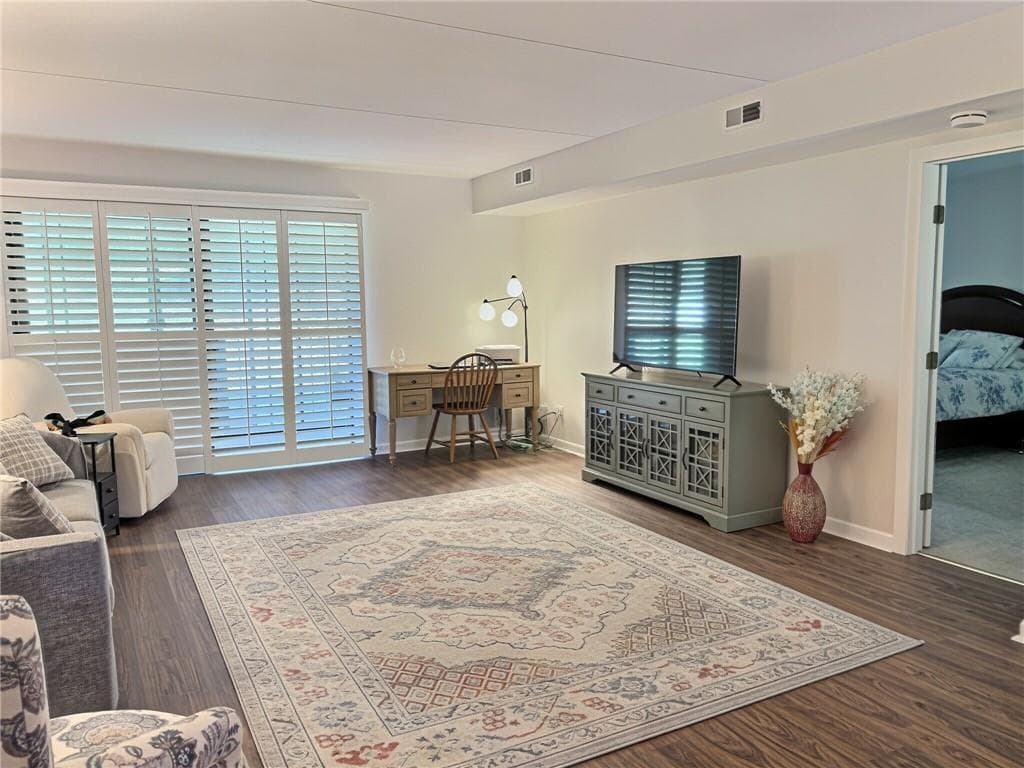 650 East Greenwich Avenue UNIT 7109 photo 4