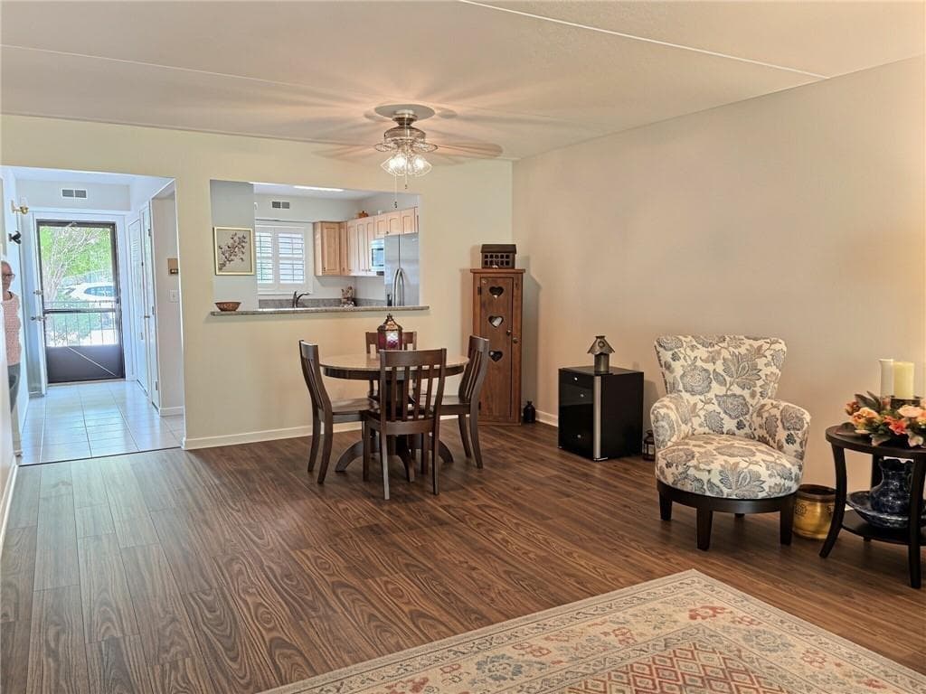 650 East Greenwich Avenue UNIT 7109 photo 8